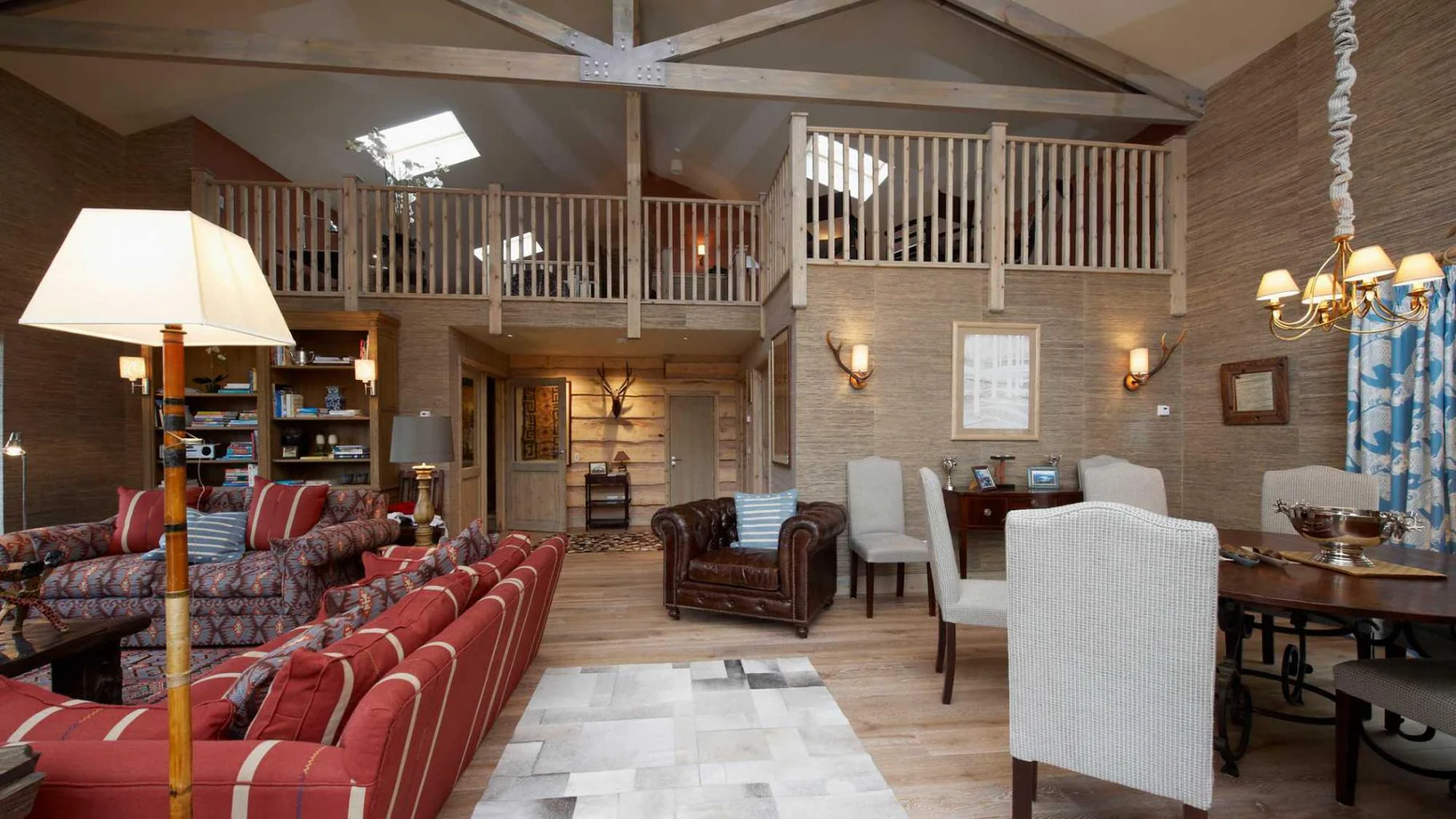 Ghillies Lodge — Ghillies Lodge living and dining space