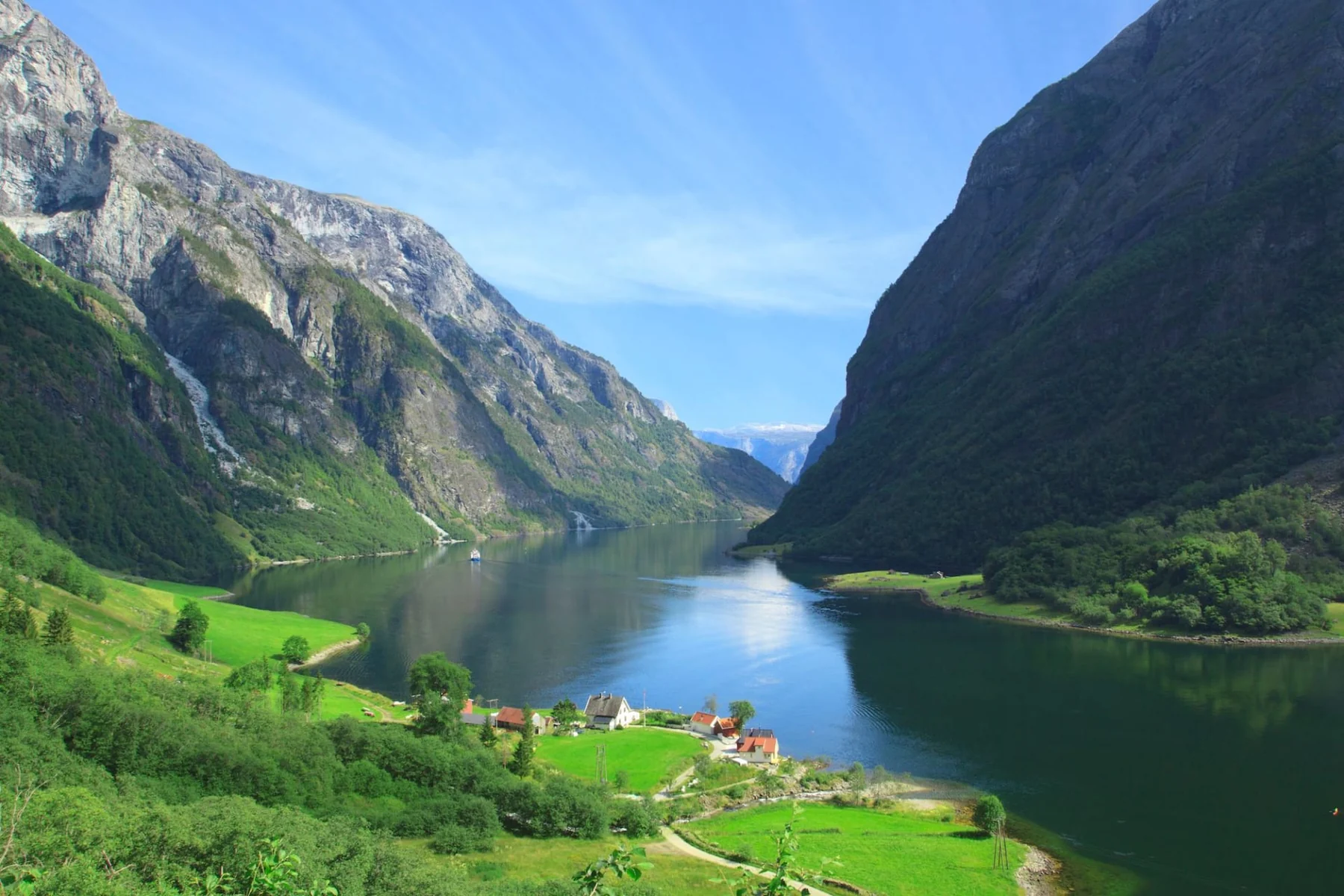 Nærøyfjord Cruise