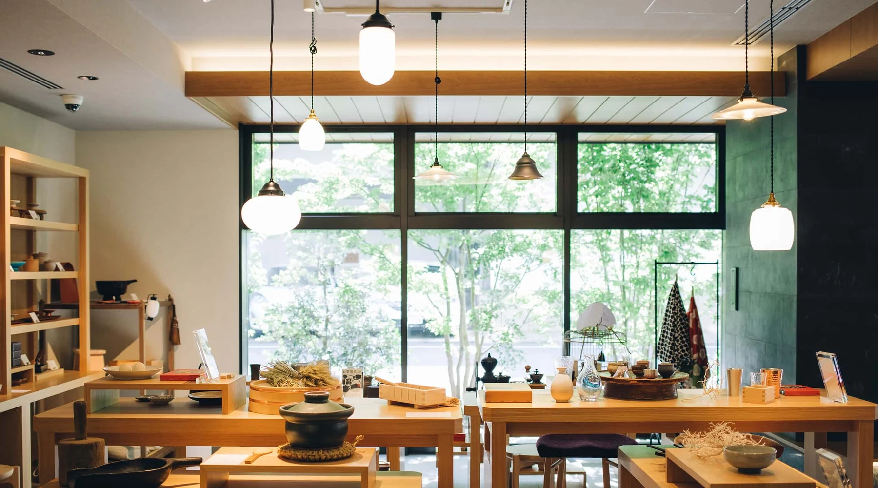 MIMARU SUITES Kyoto Shijo — MIMARU SUITES Kyoto Shijo — shared lounge with garden light